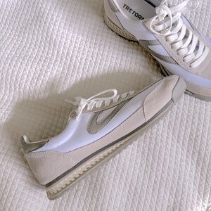 Tretorn Rawlin runner size 8, brand new